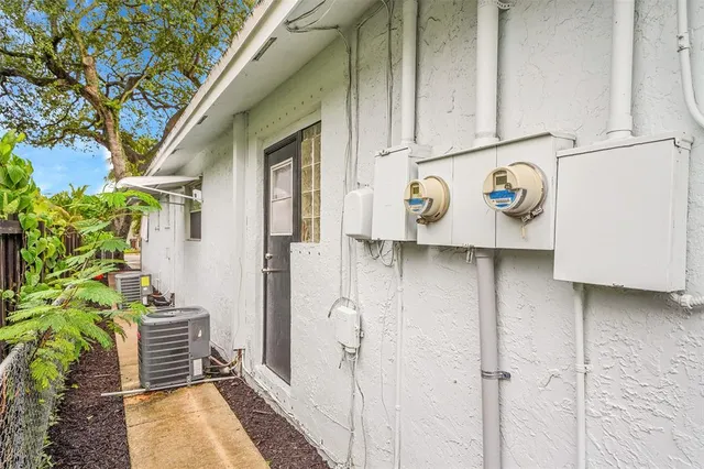 a view of a entryway of the house