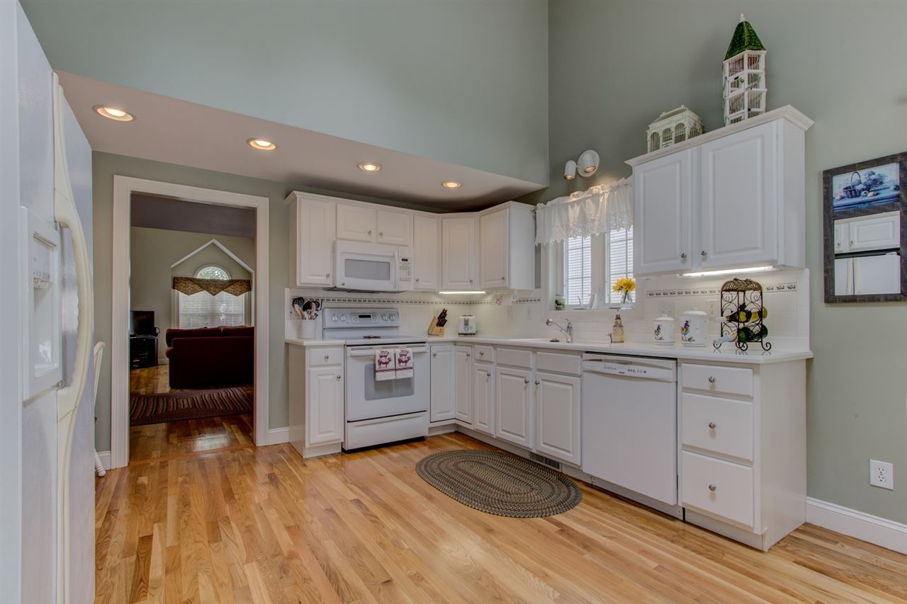 109 Hampton Meadows Hampton, NH 03842 - Photo 11 of 34 Gallery Image 11