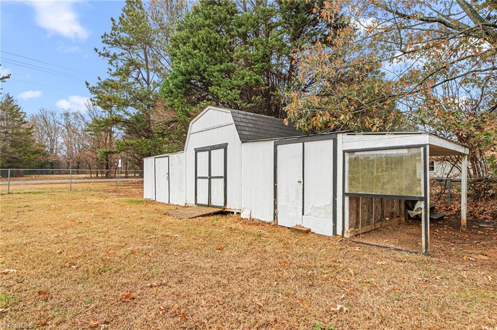 111 West Butler Avenue Liberty, NC 27298 - Photo 24 of 29