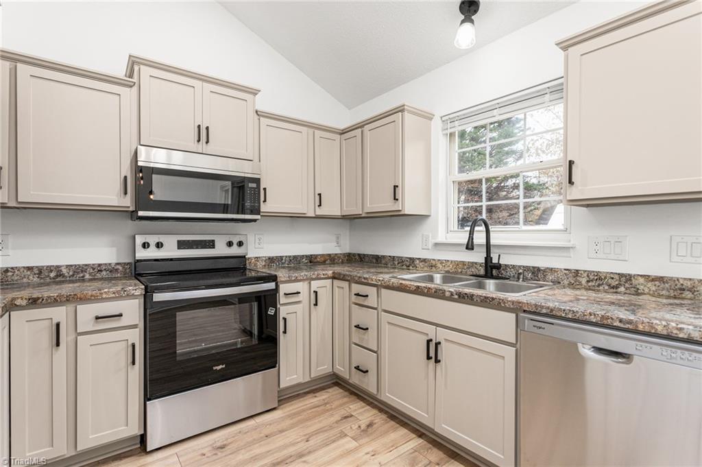 111 West Butler Avenue Liberty, NC 27298 - Photo 5 of 29