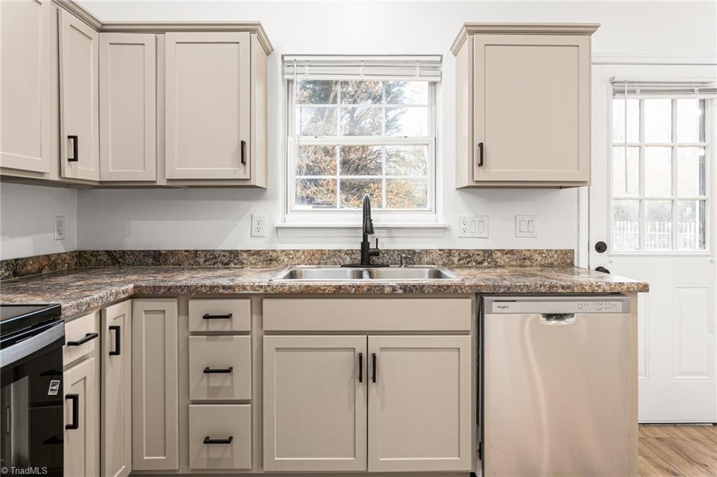 111 West Butler Avenue Liberty, NC 27298 - Photo 6 of 29