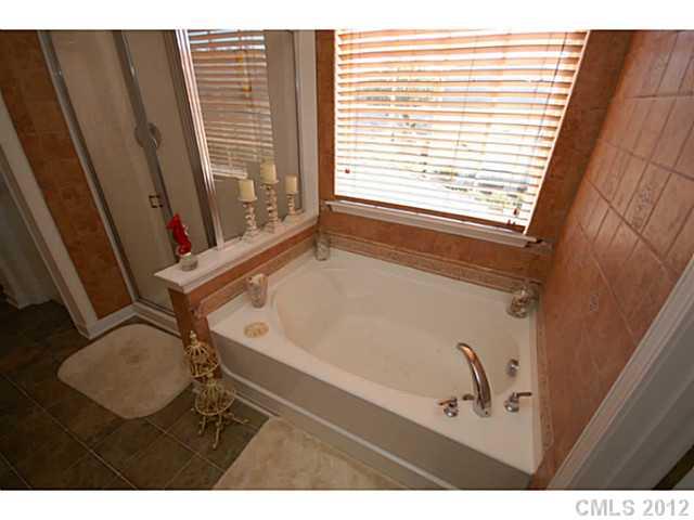 4415 David Cox Road Charlotte, NC 28269 - Photo 11 of 15 Gallery Image 11