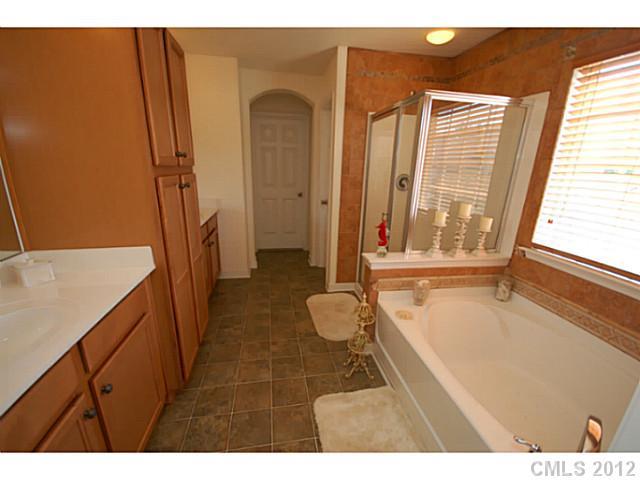 4415 David Cox Road Charlotte, NC 28269 - Photo 12 of 15 Gallery Image 12