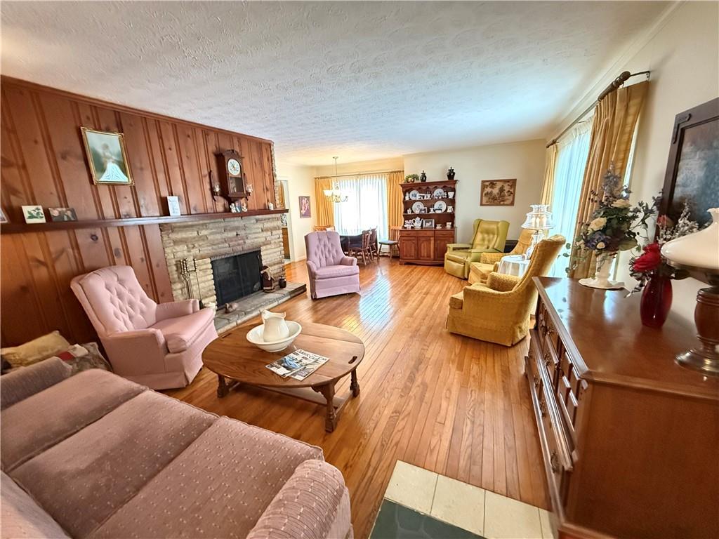 123 Hadley Road Greenville, PA 16125 - Photo 20 of 50 HARDWOOD AND FIREPLACE