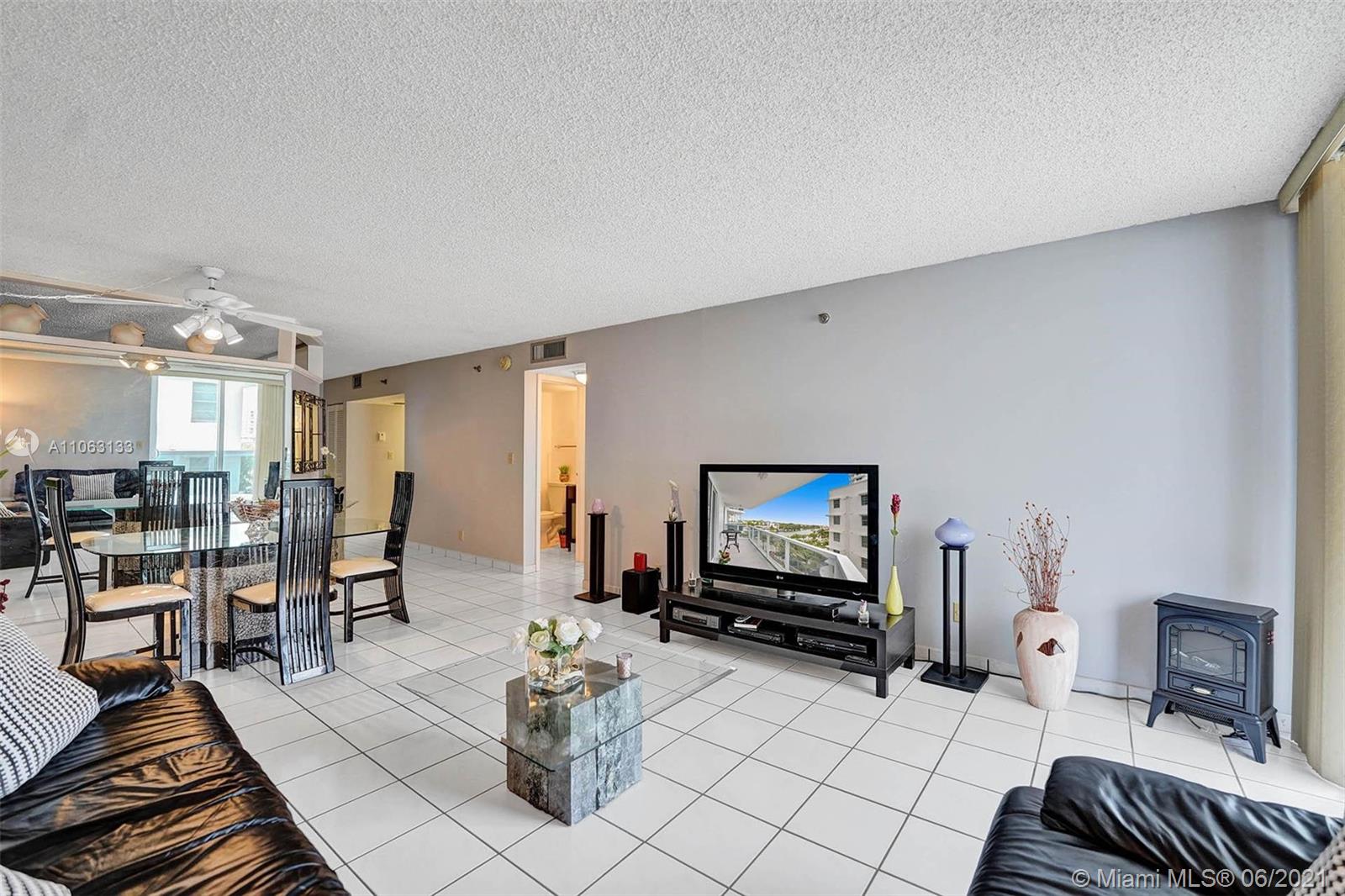 2401 Collins Avenue, Unit 710 Miami Beach, FL 33140 - Photo 17 of 41