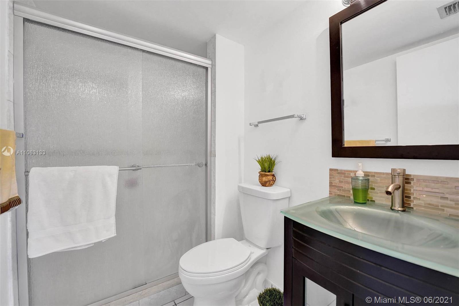 2401 Collins Avenue, Unit 710 Miami Beach, FL 33140 - Photo 25 of 41