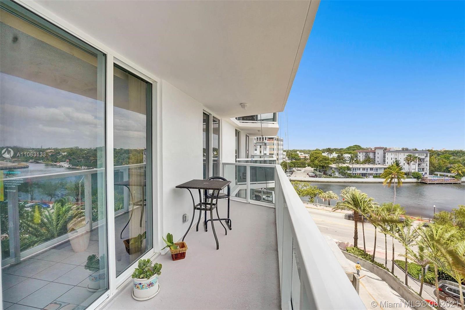 2401 Collins Avenue, Unit 710 Miami Beach, FL 33140 - Photo 27 of 41