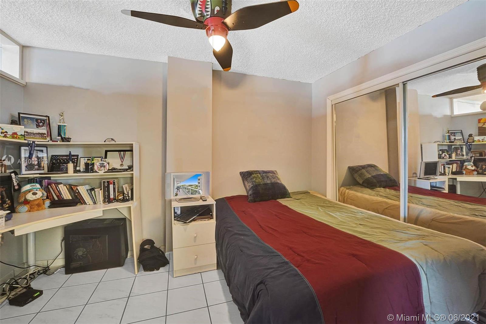 2401 Collins Avenue, Unit 710 Miami Beach, FL 33140 - Photo 30 of 41