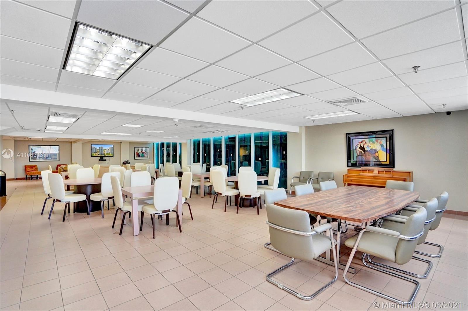 2401 Collins Avenue, Unit 710 Miami Beach, FL 33140 - Photo 34 of 41