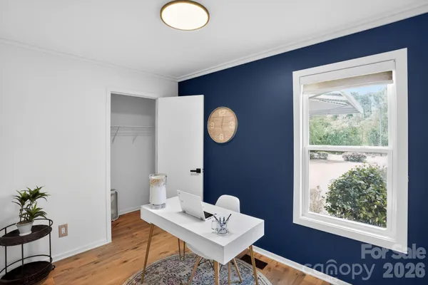 a front view of house with yard