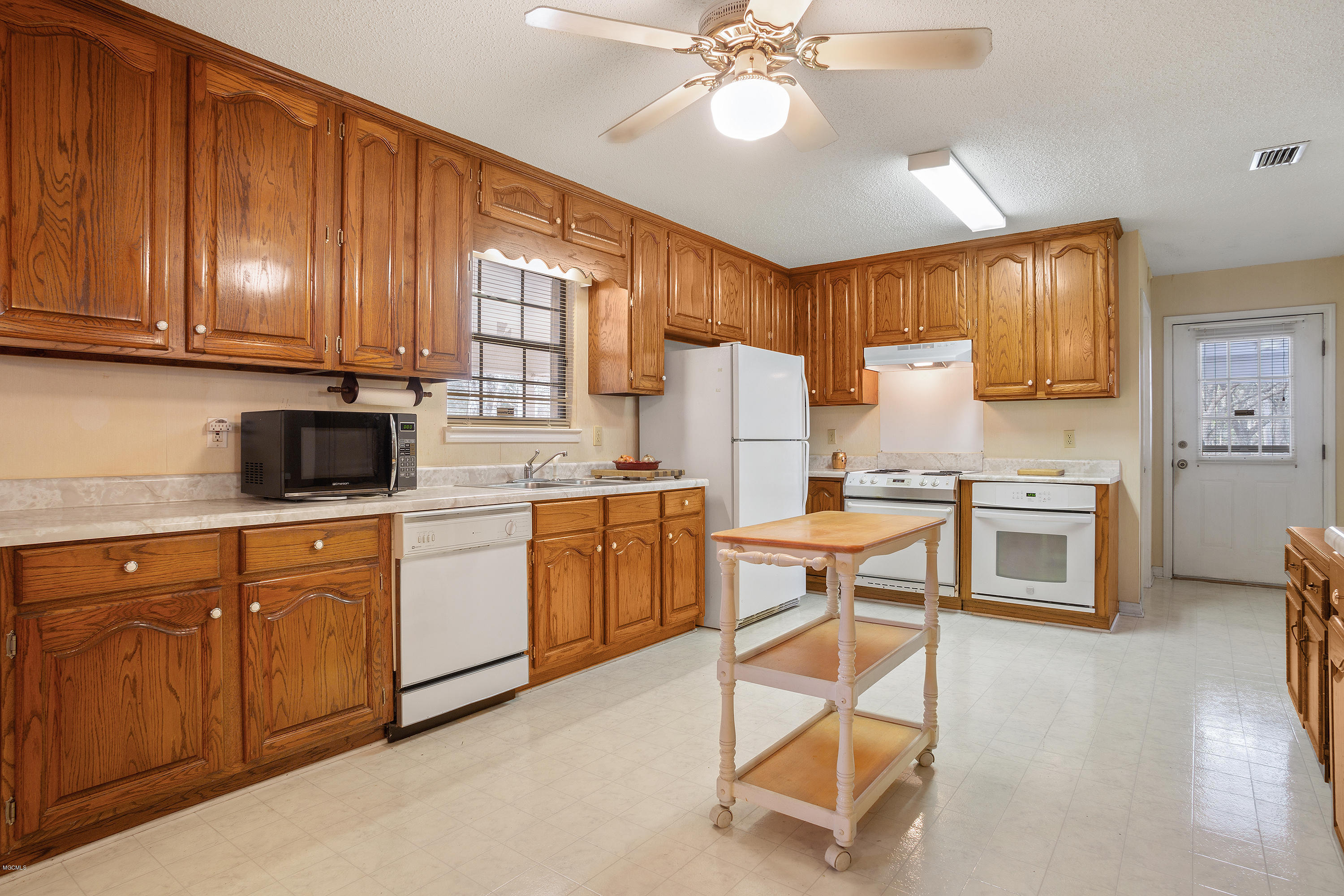 5521 Brown Road Ocean Springs, MS 39564 - Photo 6 of 25 00006