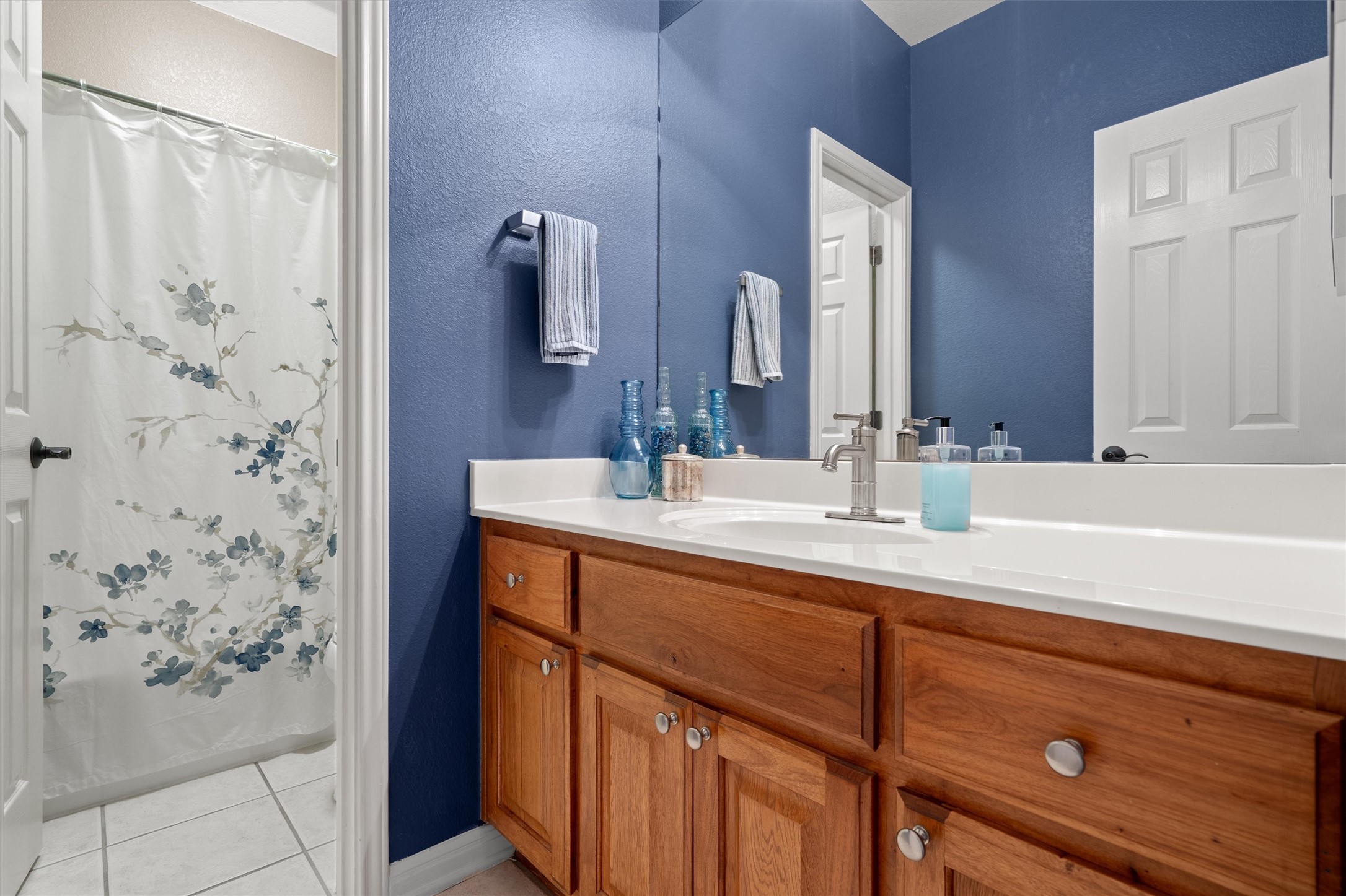 3105 Castellano Way Cedar Park, TX 78613 - Photo 34 of 40 Full guest Bathroom