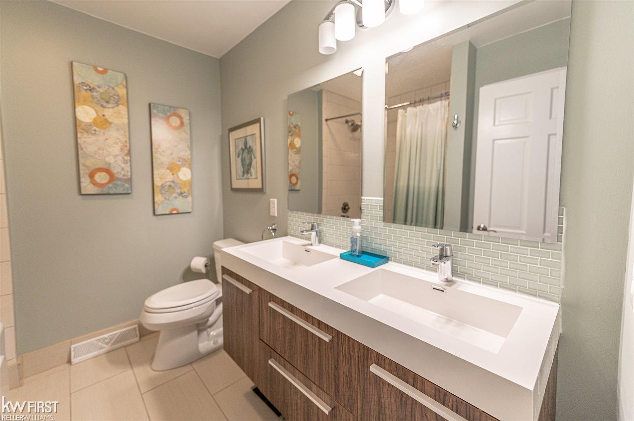 5462 Territorial Road Grand Blanc, MI 48439 - Photo 7 of 63 50014535-6.JPG