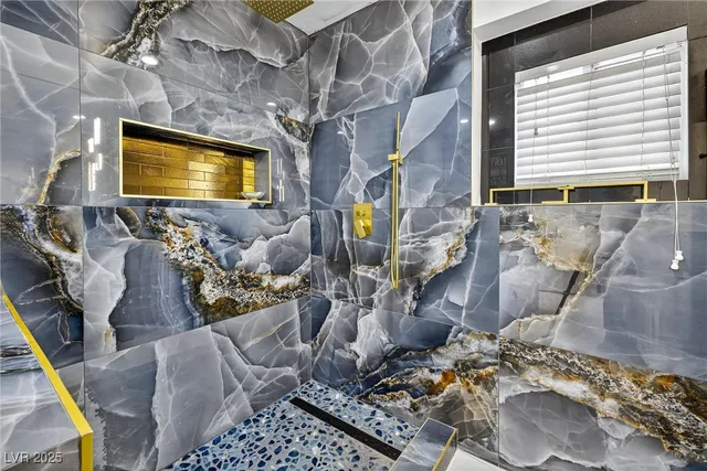 $760,000 | 431 North Fogg Street, Las Vegas, NV 89110