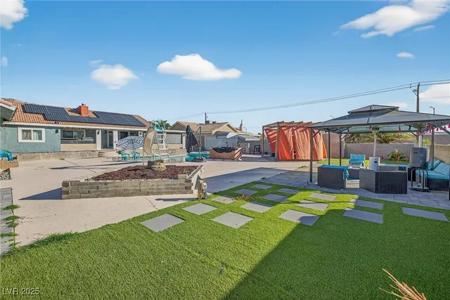 $760,000 | 431 North Fogg Street, Las Vegas, NV 89110