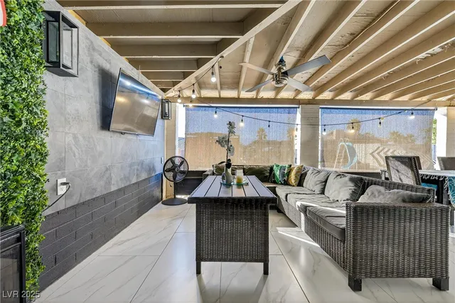 $760,000 | 431 North Fogg Street, Las Vegas, NV 89110