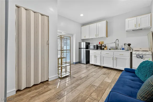 $760,000 | 431 North Fogg Street, Las Vegas, NV 89110