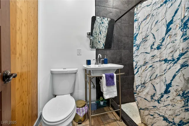 $760,000 | 431 North Fogg Street, Las Vegas, NV 89110