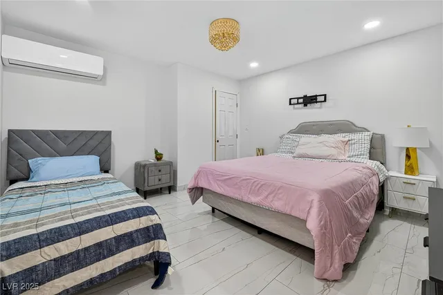 $760,000 | 431 North Fogg Street, Las Vegas, NV 89110