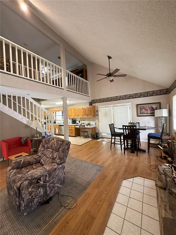 596 Highway 20 Palatka, FL 32177 - Photo 40 of 49 a living room with furniture and a table