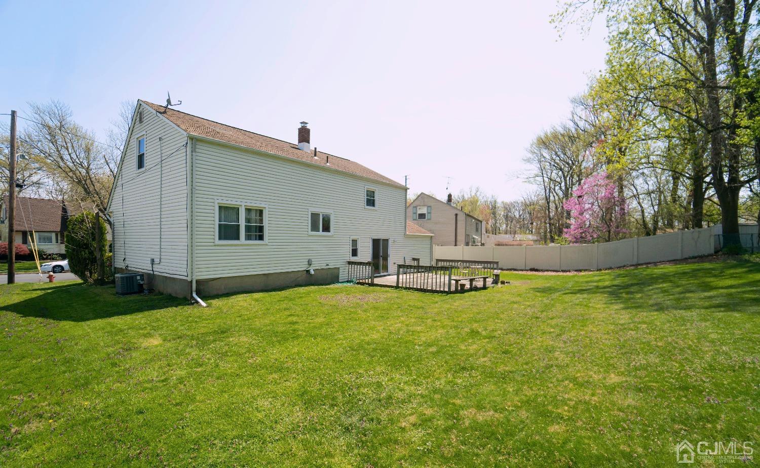 26 Phillips Road Edison, NJ 08817 - Photo 27 of 27 a view of a house with backyard and sitting area