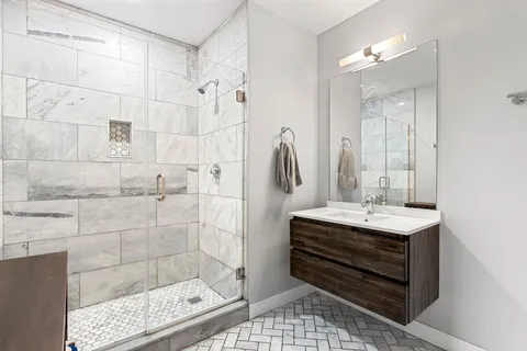 $785,000 | 10 Everett Street, Unit 402, Boston, MA 02128