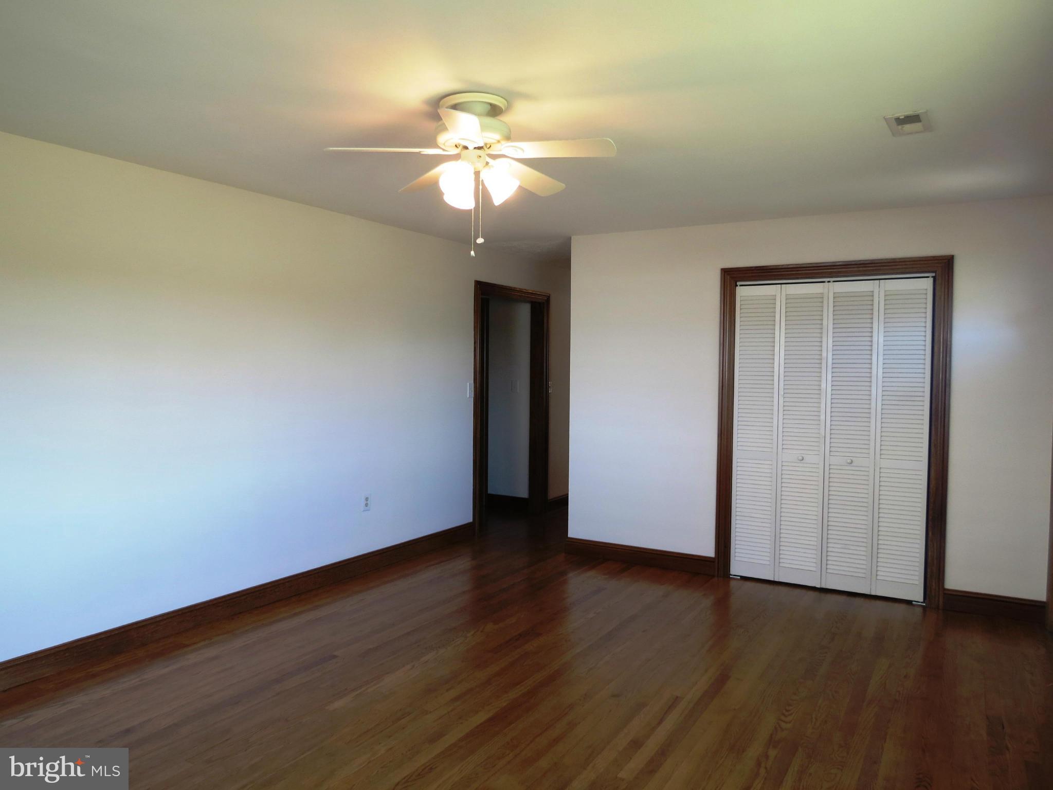 305 Fairview Road Luray, VA 22835 - Photo 10 of 23 Living Room