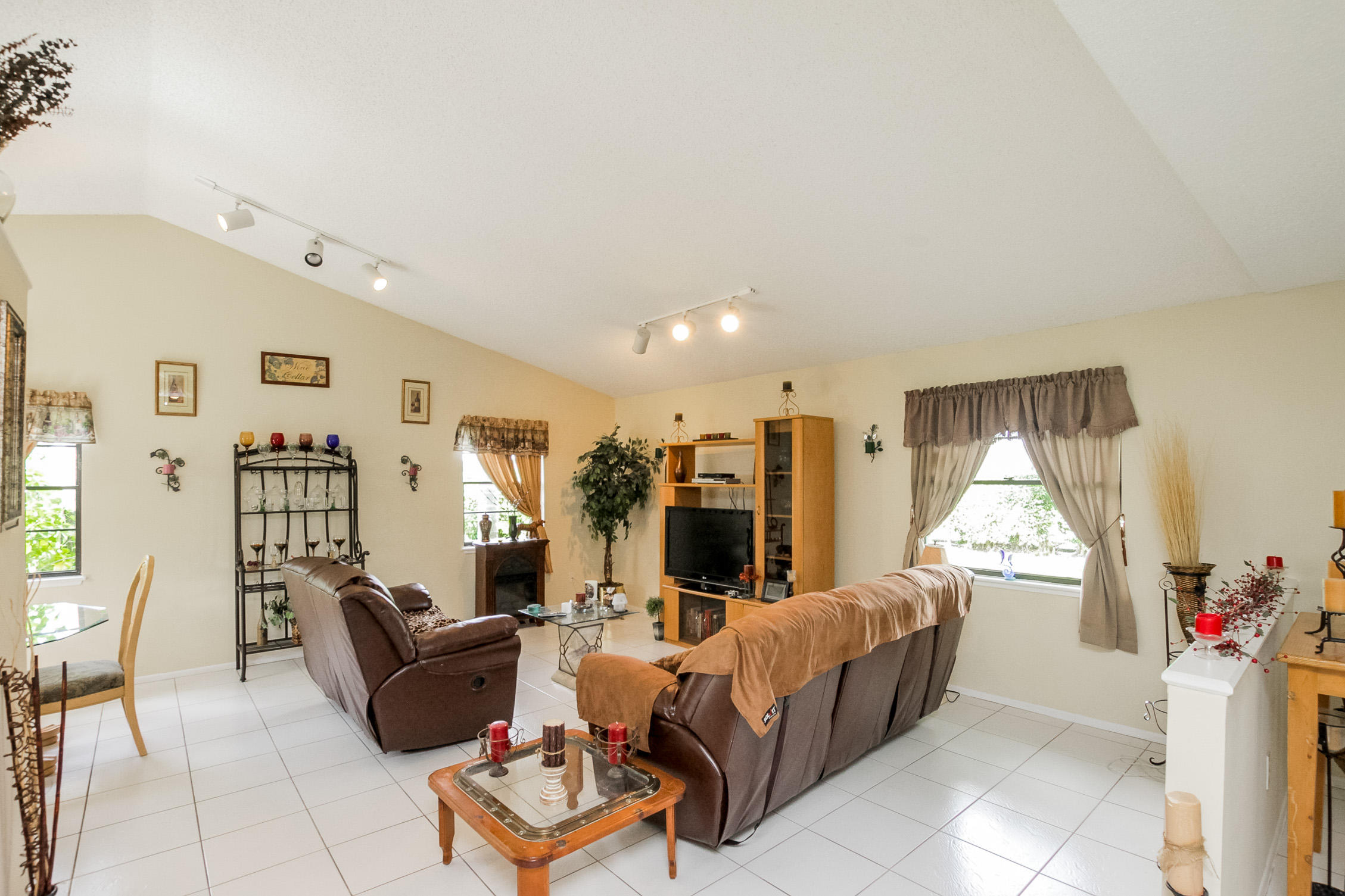 23290 Southwest 58th Avenue, Unit D Boca Raton, FL 33428 - Photo 6 of 27 0011