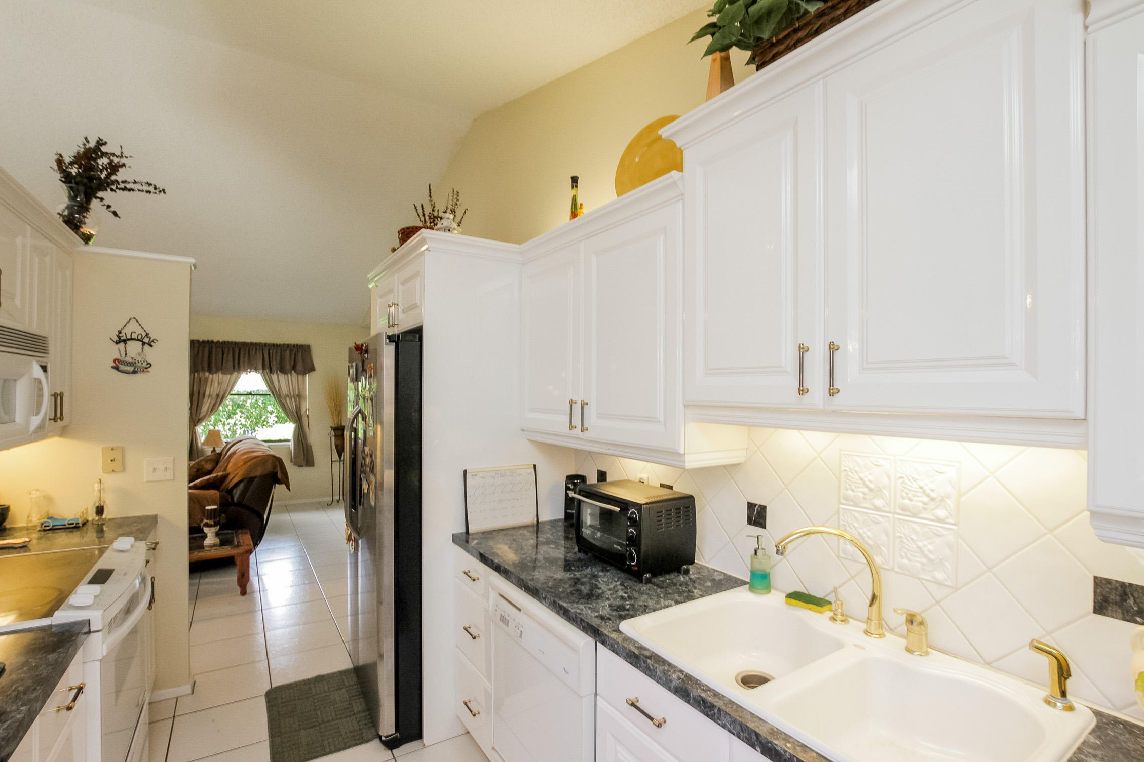 23290 Southwest 58th Avenue, Unit D Boca Raton, FL 33428 - Photo 9 of 27 0021