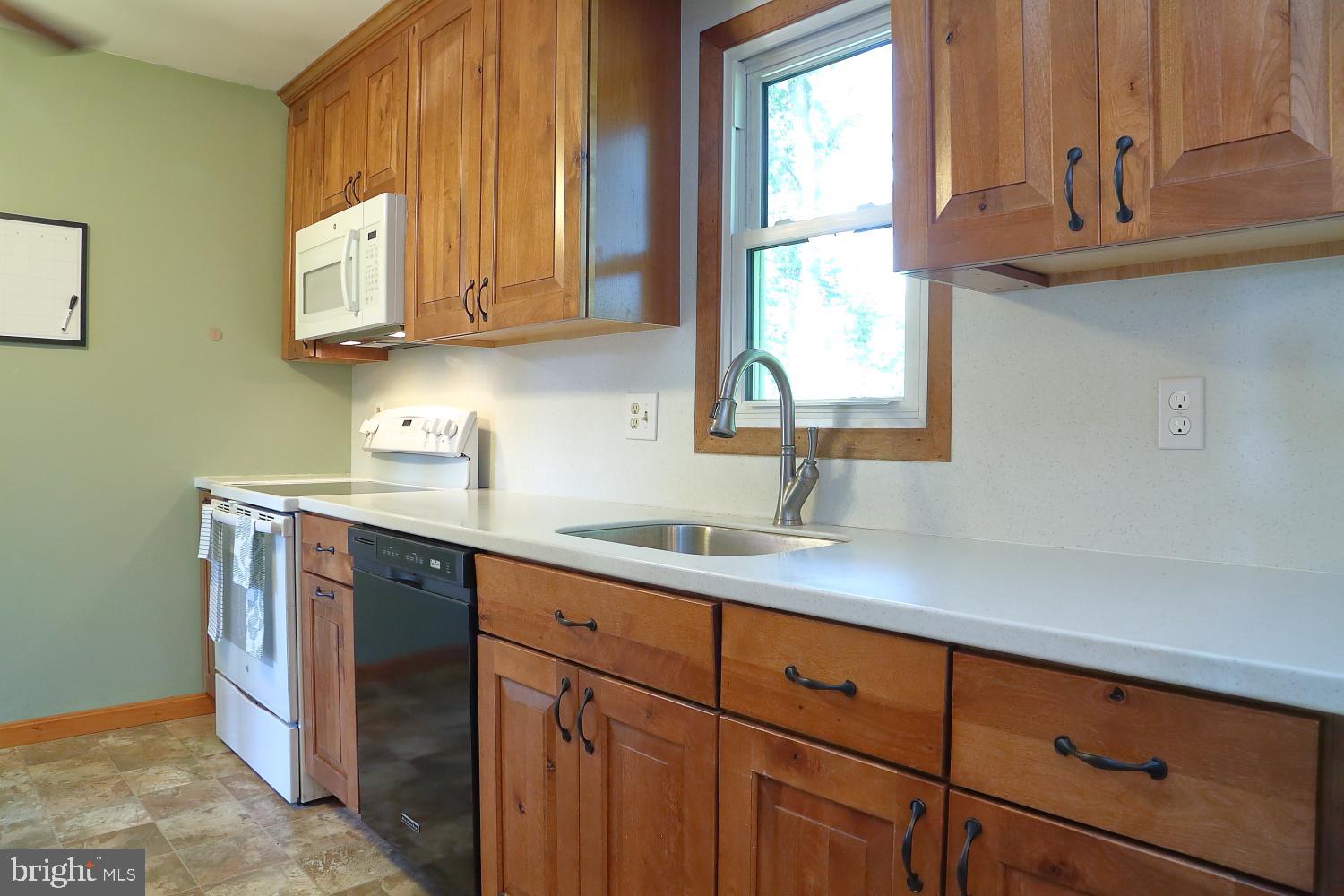 3079 Turnpike Road Elizabethtown, PA 17022 - Photo 14 of 27 Kitchen
