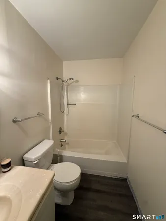 $2,600 | 10 Talcott Forest Road, Unit I, Farmington, CT 06032
