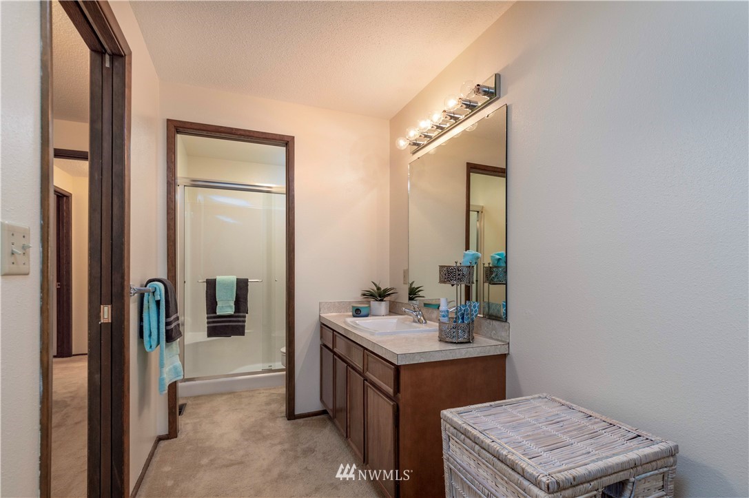 9022 Ridgeview Circle West University Place, WA 98466 - Photo 11 of 25 Gallery Image 11