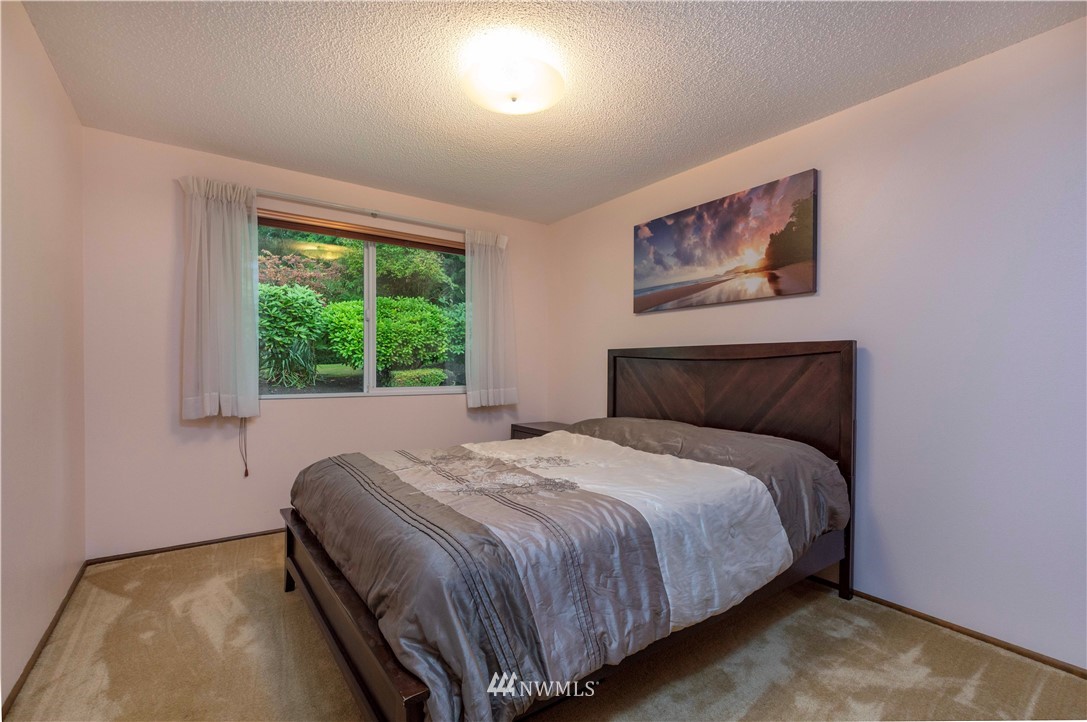 9022 Ridgeview Circle West University Place, WA 98466 - Photo 12 of 25 Gallery Image 12