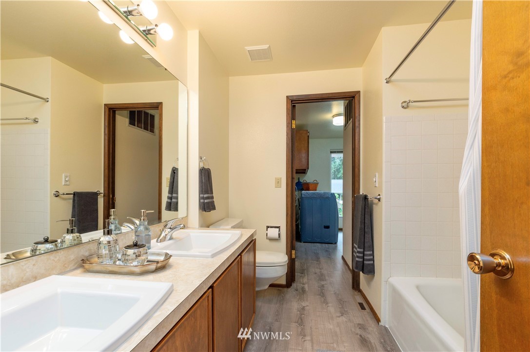 9022 Ridgeview Circle West University Place, WA 98466 - Photo 13 of 25 Gallery Image 13