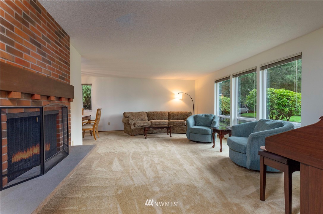 9022 Ridgeview Circle West University Place, WA 98466 - Photo 3 of 25 Gallery Image 3
