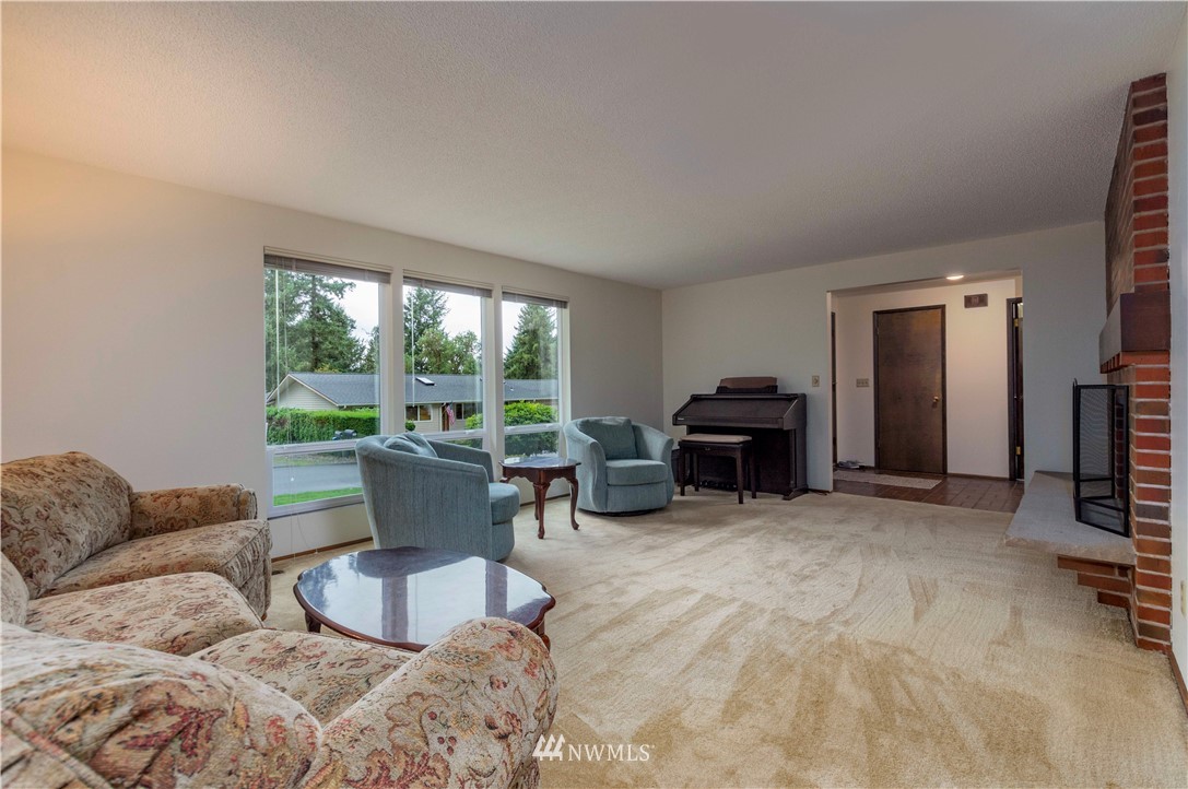 9022 Ridgeview Circle West University Place, WA 98466 - Photo 4 of 25 Gallery Image 4