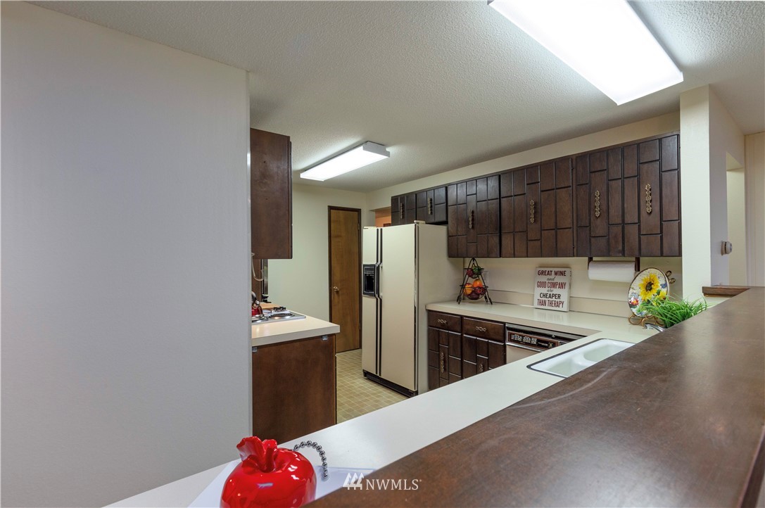 9022 Ridgeview Circle West University Place, WA 98466 - Photo 7 of 25 Gallery Image 7