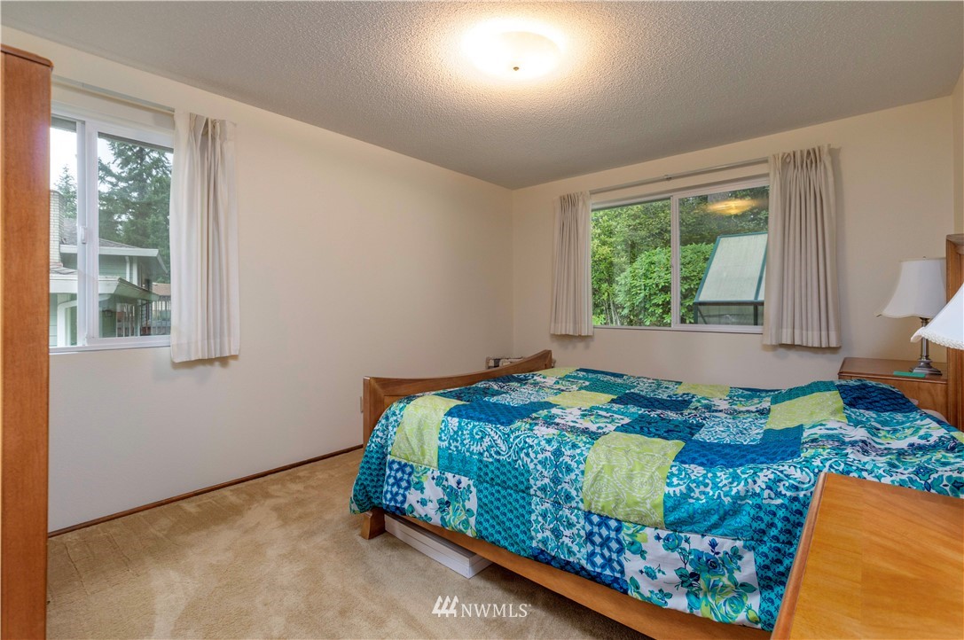 9022 Ridgeview Circle West University Place, WA 98466 - Photo 10 of 25 Gallery Image 10