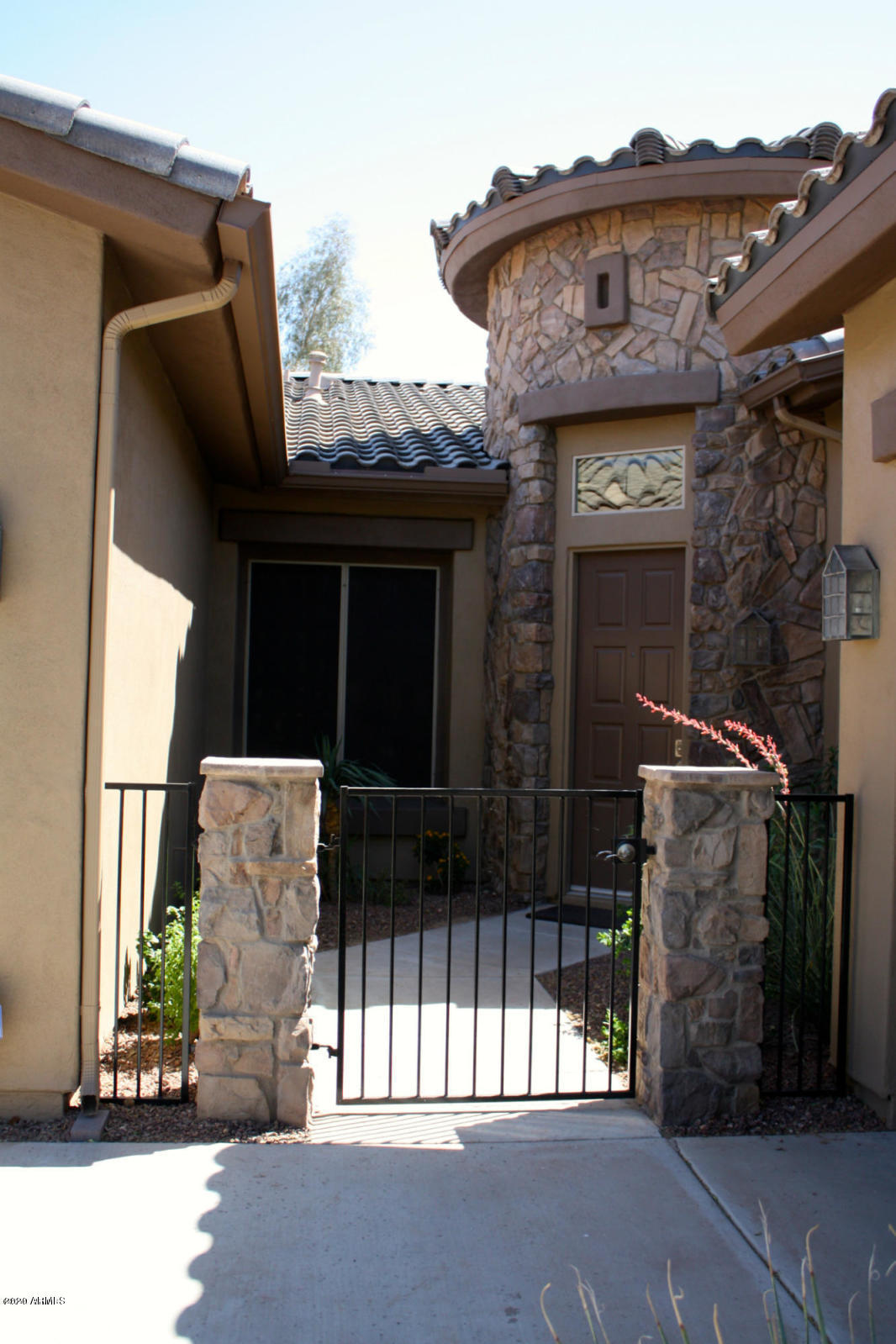 1903 East Latona Road Phoenix, AZ 85042 - Photo 3 of 35 20140504142128365626000000-o