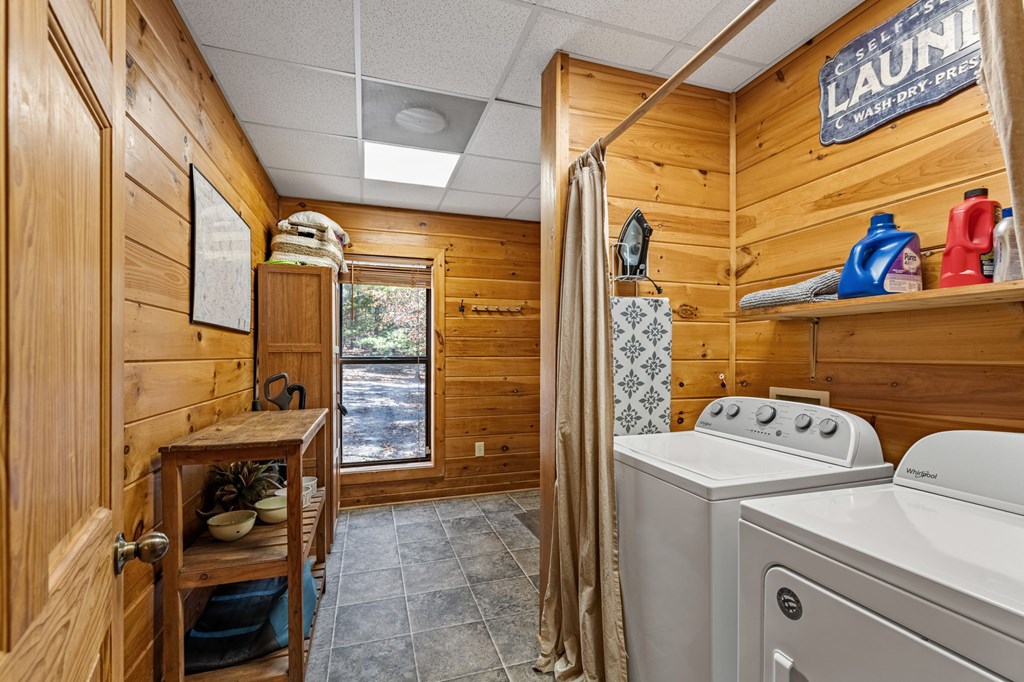 196 Ethan Wilson Way Morganton, GA 30560 - Photo 26 of 66 a utility room with dryer and washer