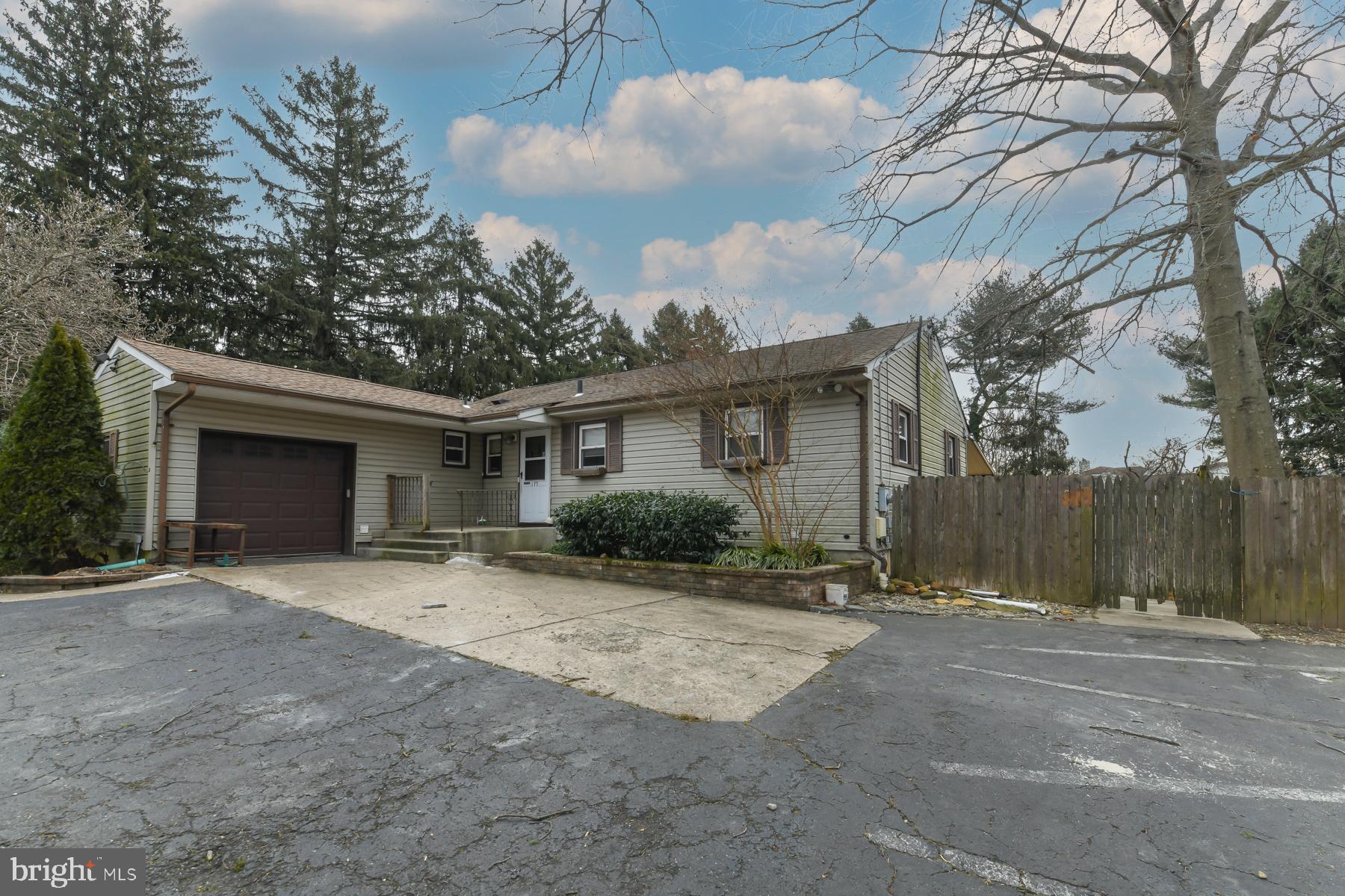 177 Dutch Neck Road Hightstown, NJ 08520 - Photo 2 of 28 Gallery Image 2