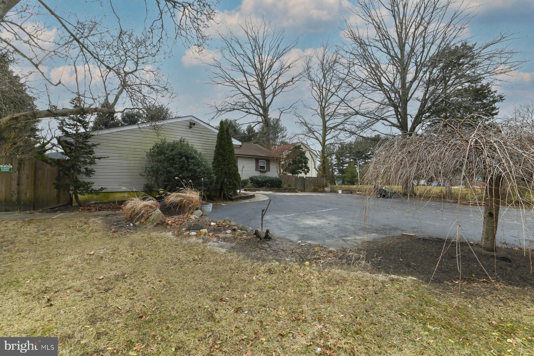 177 Dutch Neck Road Hightstown, NJ 08520 - Photo 4 of 28 Gallery Image 4