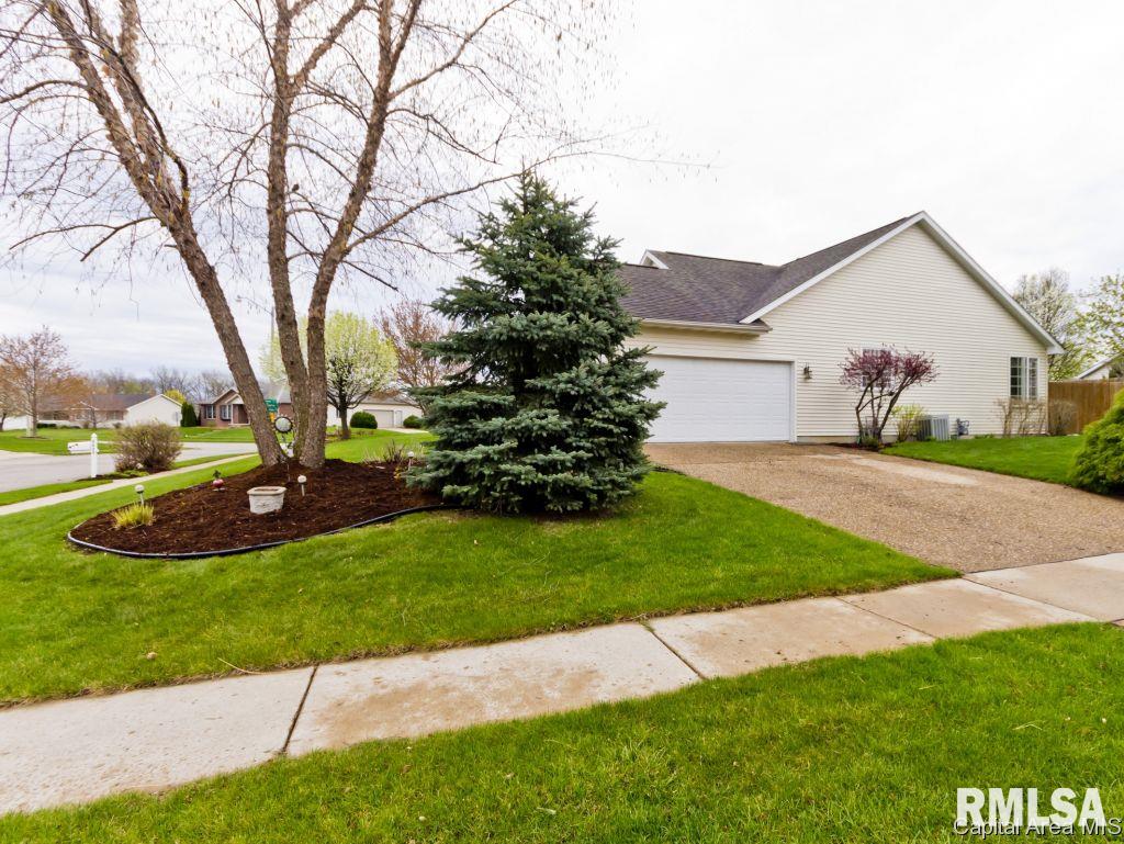 6623 Bellflower Court Springfield, IL 62712 - Photo 2 of 30 Gallery Image 2
