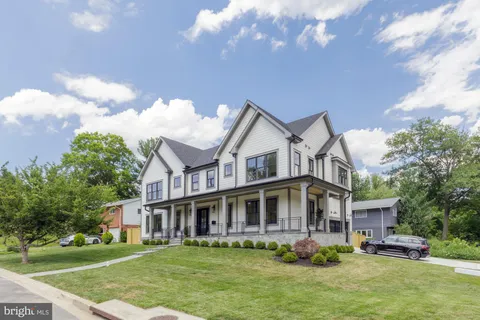 $2,500,000 | 6301 Phyllis Lane, Bethesda, MD 20817