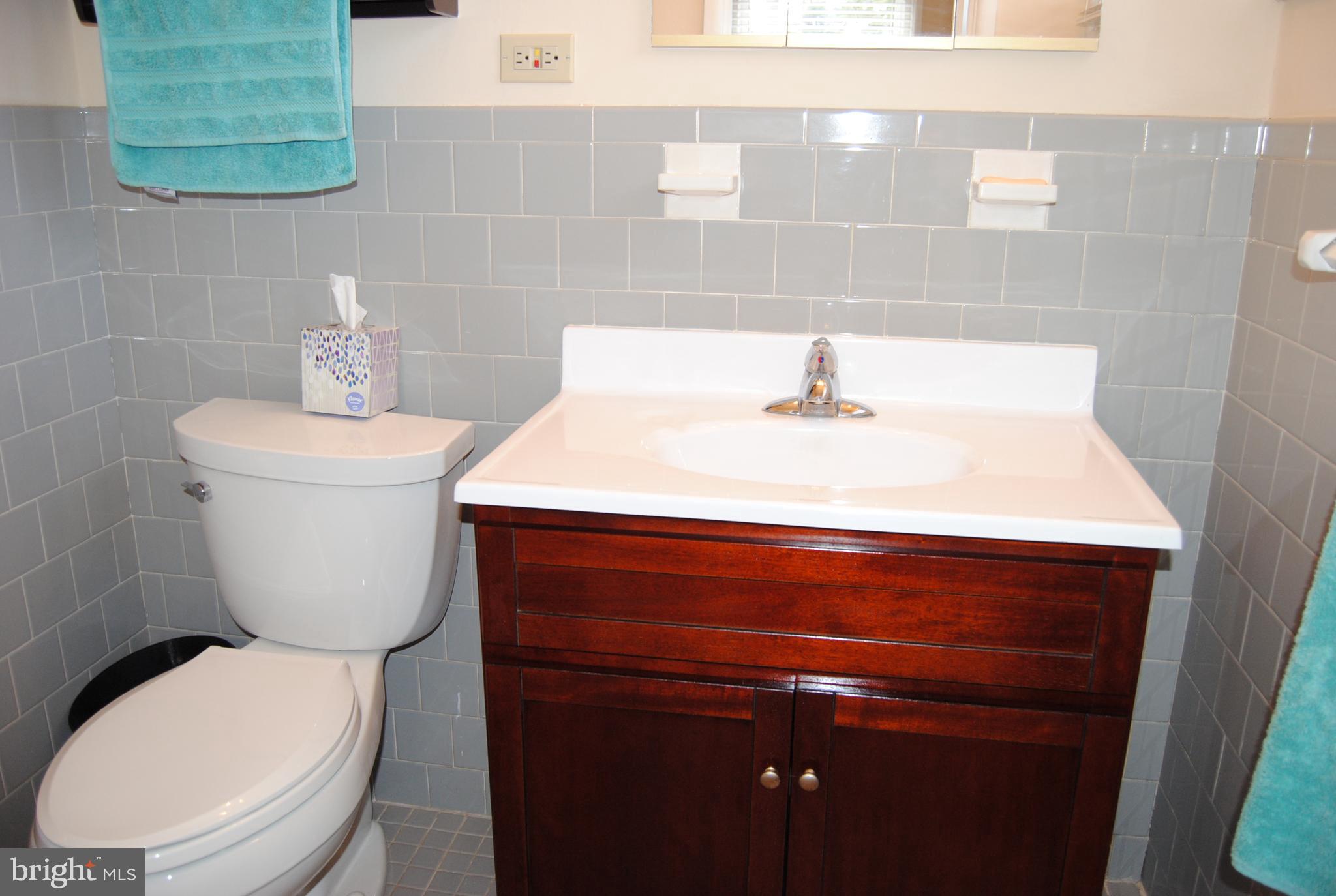 549 Paddock Road Ambler, PA 19002 - Photo 23 of 43 Main Bedroom Half Bathroom