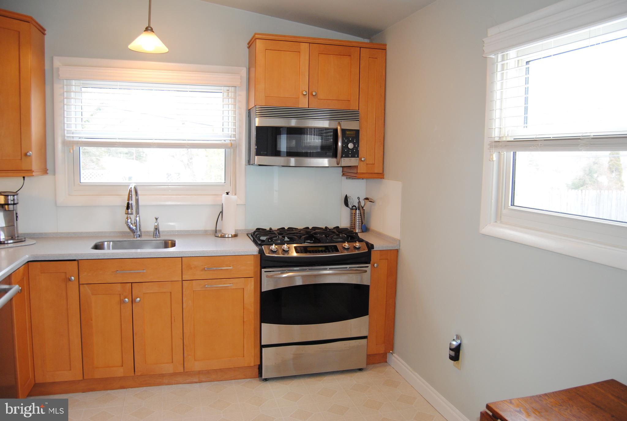 549 Paddock Road Ambler, PA 19002 - Photo 6 of 43 Updated Kitchen