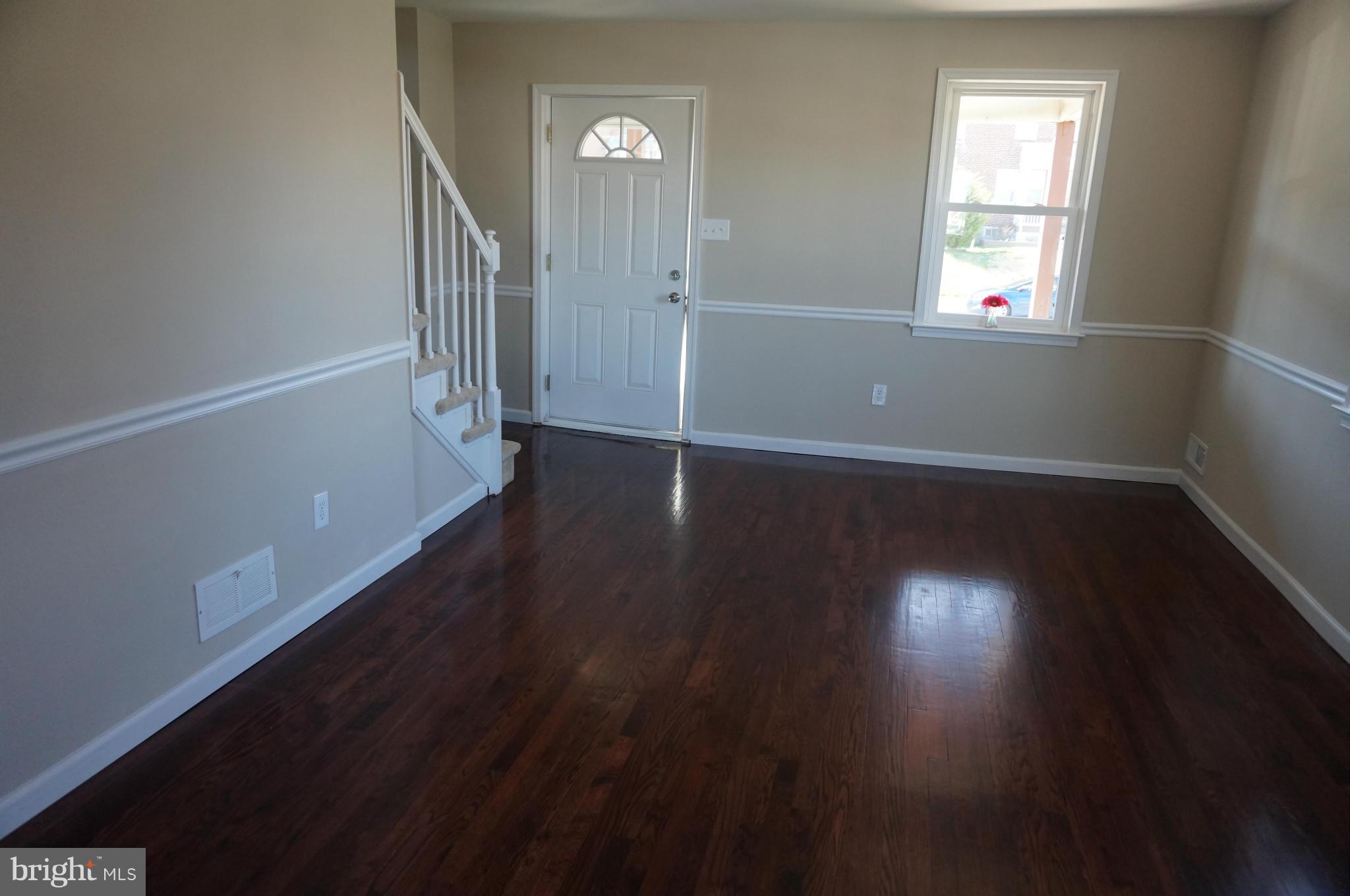 1607 Searles Road Baltimore, MD 21222 - Photo 3 of 26 Living Room