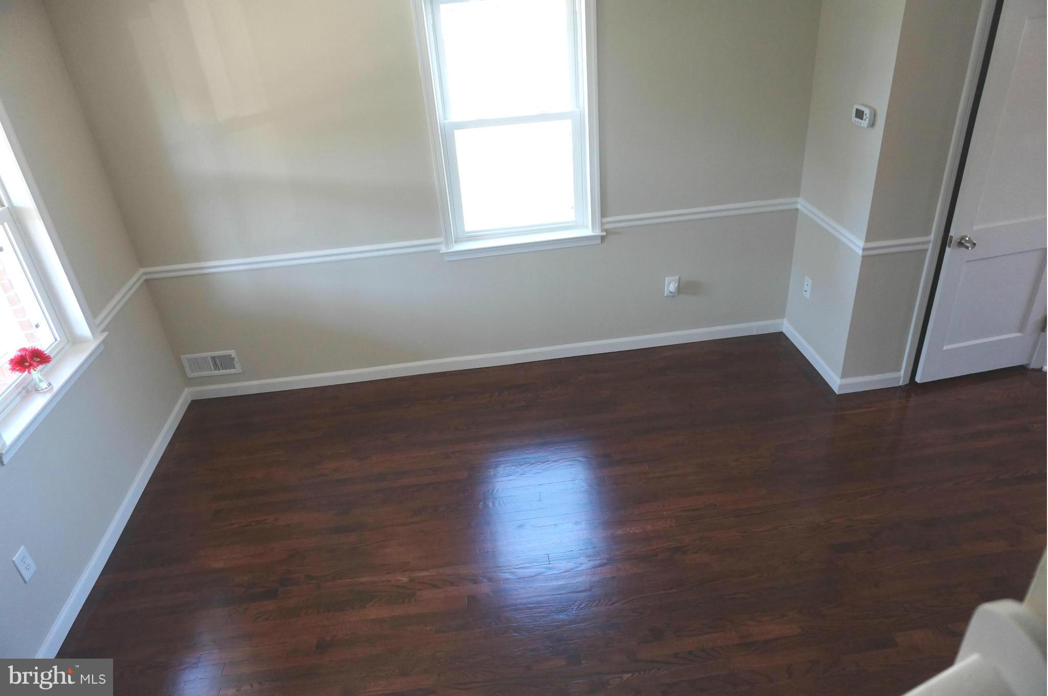 1607 Searles Road Baltimore, MD 21222 - Photo 4 of 26 Living Room