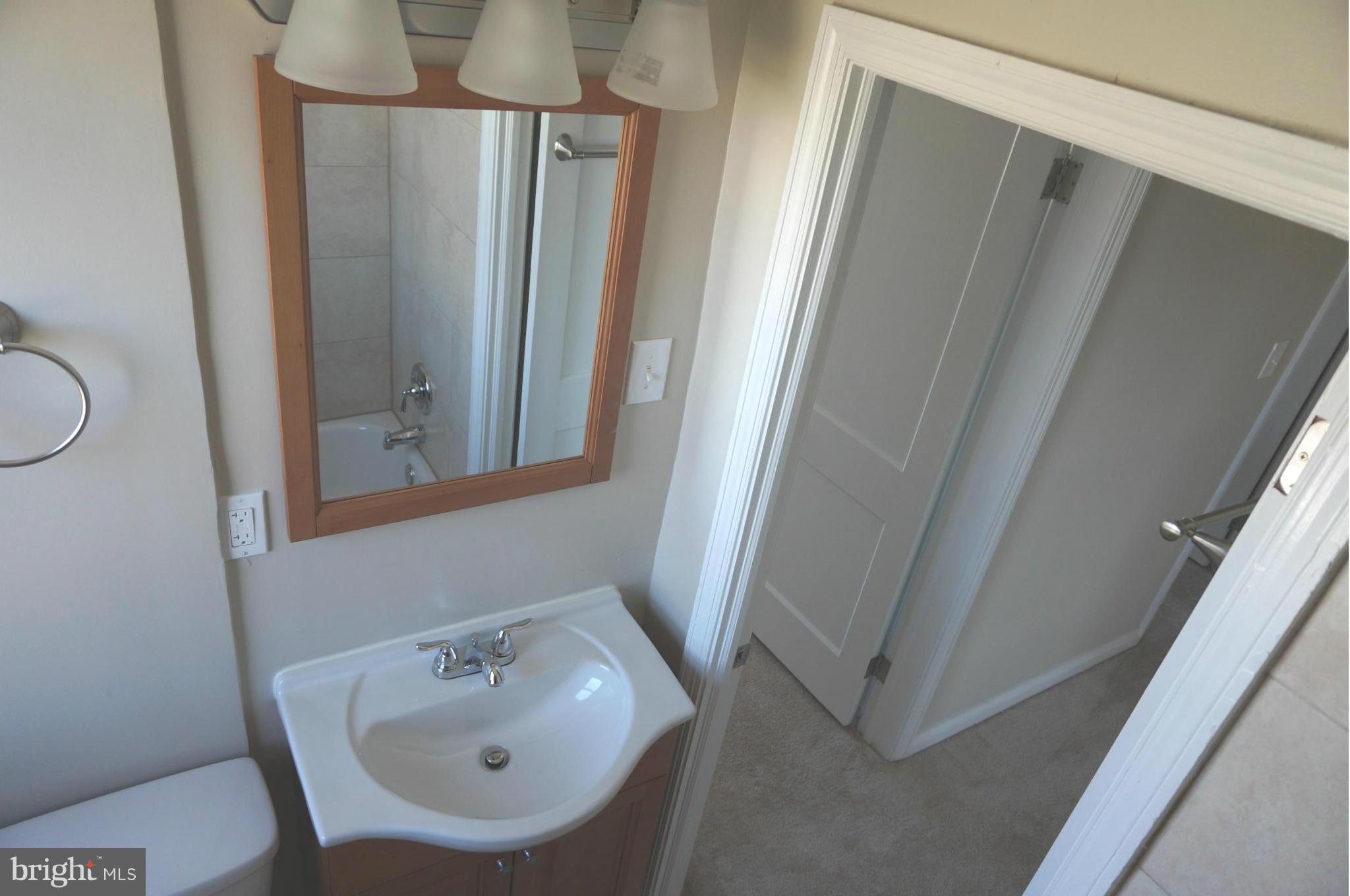1607 Searles Road Baltimore, MD 21222 - Photo 9 of 26 Bath (Master)