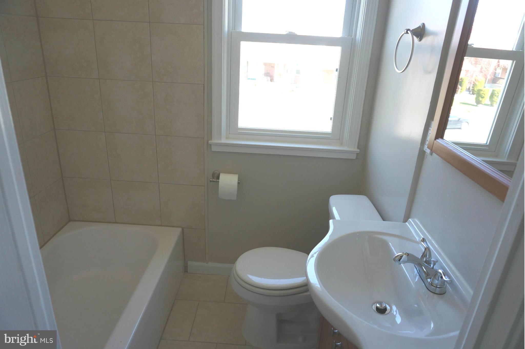 1607 Searles Road Baltimore, MD 21222 - Photo 10 of 26 Bath (Master)
